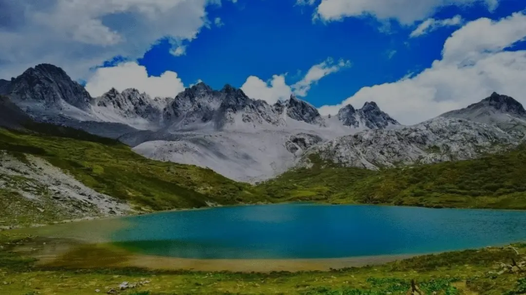 Black Lake below the Haba massif