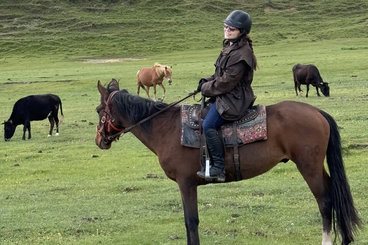 Horse riding in the Shangri-La highlands